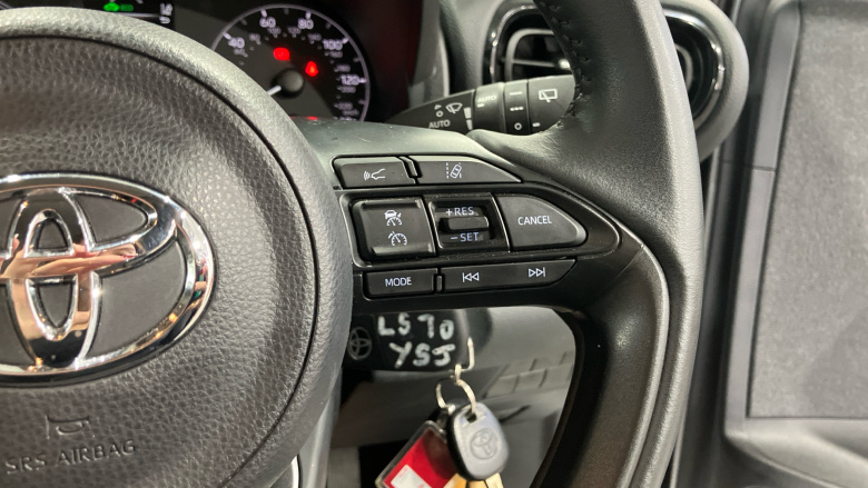 Toyota Yaris 1.5 Hybrid Icon 5dr CVT Hybrid Hatchback